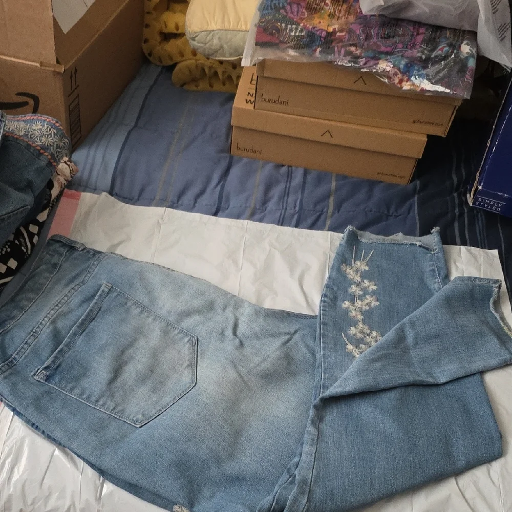 Vintage America Light Blue Jeans with White Embroidery - Picture 1 of 7